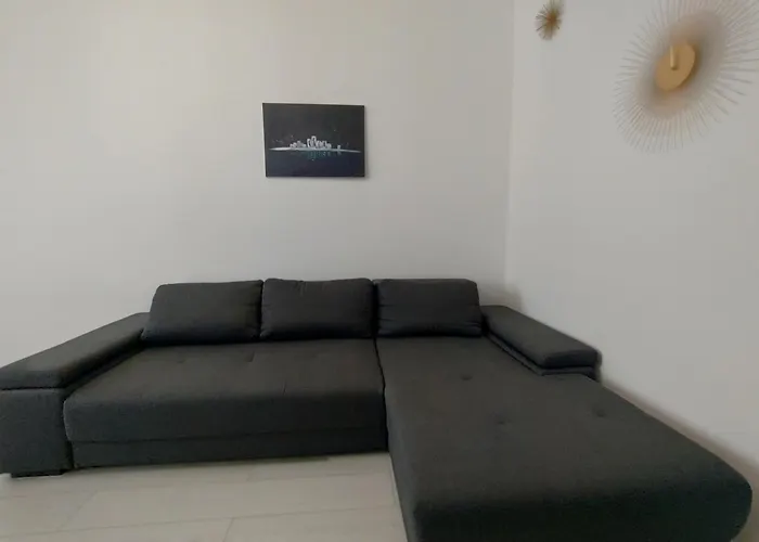 Luxury Modern Free Parking Air Conditioning Netflix Superb Bright View Balcony Self Check In Militari 公寓 布加勒斯特