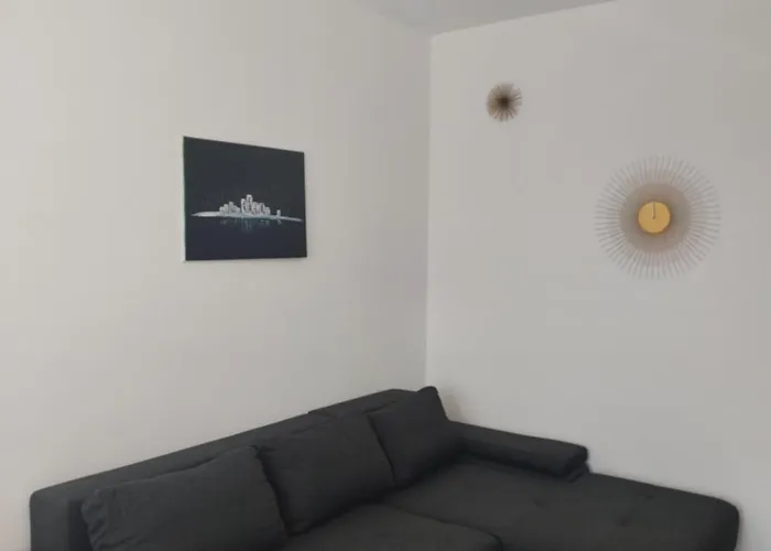 Luxury Modern Free Parking Air Conditioning Netflix Superb Bright View Balcony Self Check In Militari 公寓 *