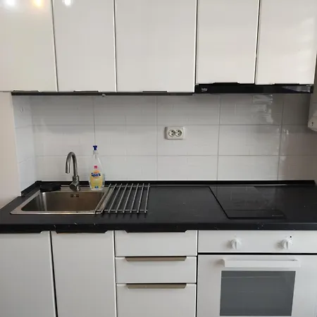 Luxury Modern Free Parking Air Conditioning Netflix Superb Bright View Balcony Self Check In Militari 公寓 *